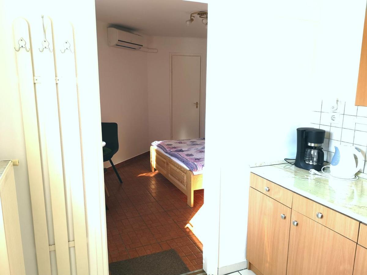 Apartman Kaszas Garden Mosonmagyarovar Exterior photo