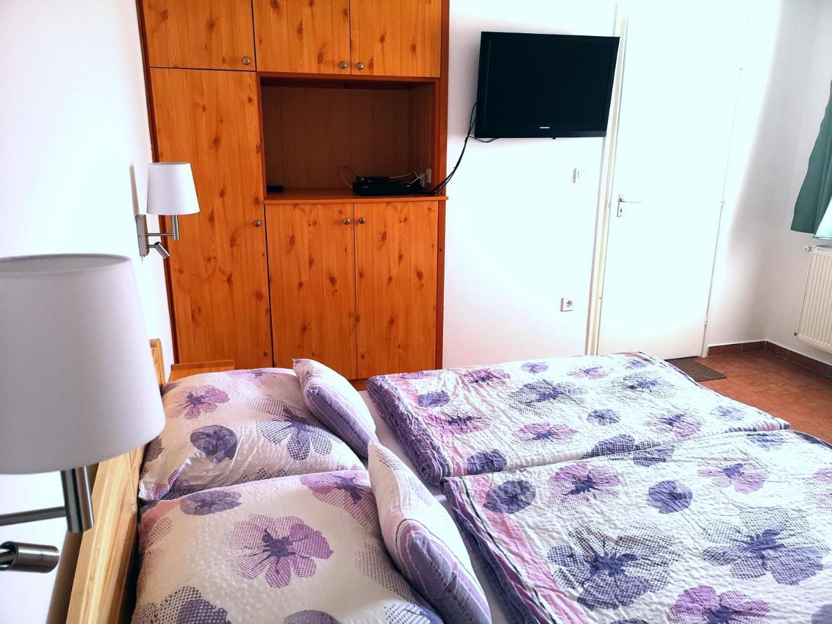 Apartman Kaszas Garden Mosonmagyarovar Exterior photo