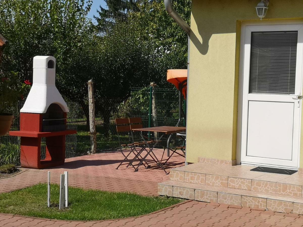 Apartman Kaszas Garden Mosonmagyarovar Exterior photo
