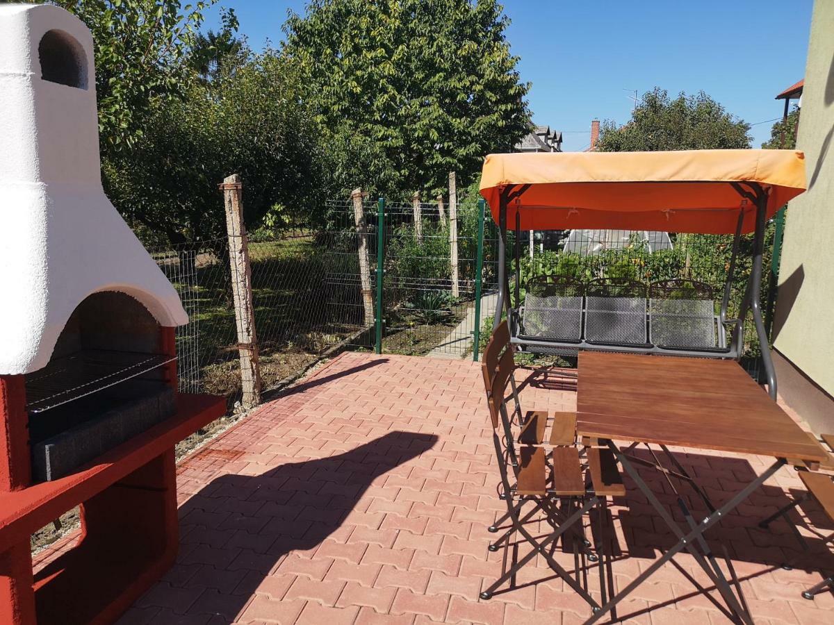 Apartman Kaszas Garden Mosonmagyarovar Exterior photo