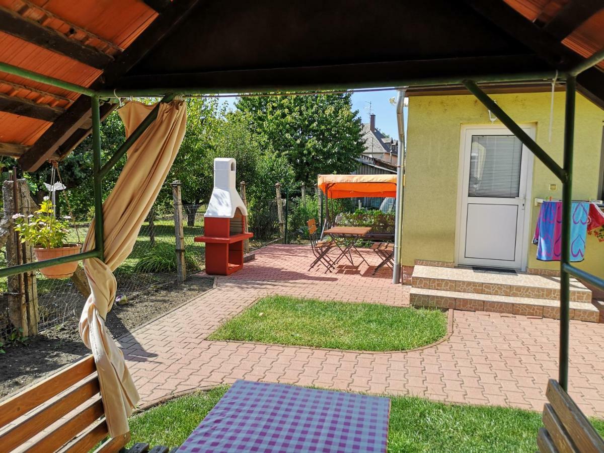 Apartman Kaszas Garden Mosonmagyarovar Exterior photo